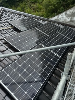 伊豆の国市・T様邸/太陽光パネル洗浄|発電効率向上し火災リスクを防止